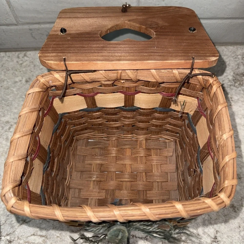Vintage Tissue Box Basket Heart Cut Out Lid Primitive Cottage granny Core Handle